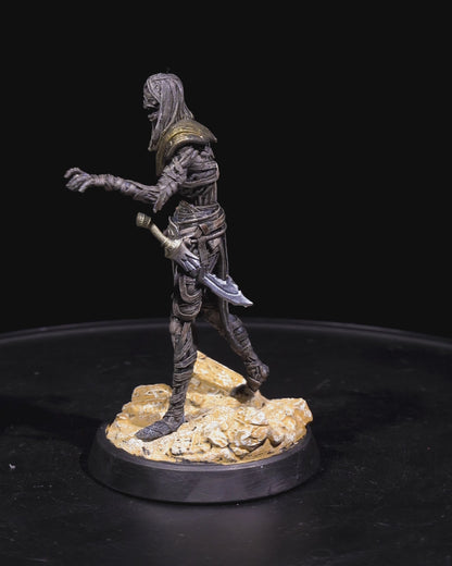 Mummy - Pose 1 - Medium (1in base)